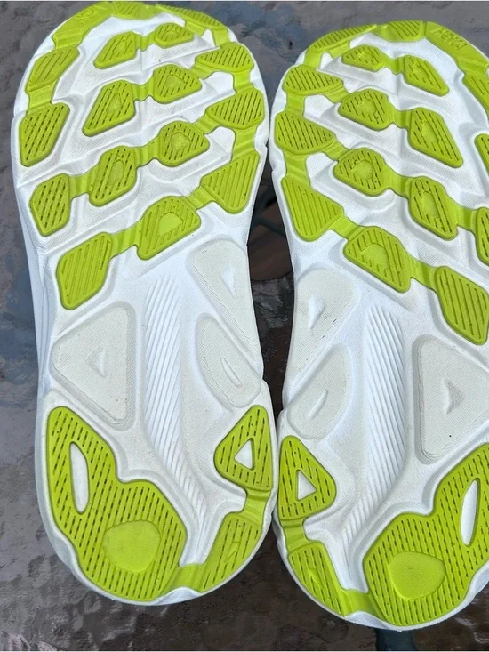 Hoka EUC Women’s Size 8.5 Clifton 9 Blue Coral Mesh Running Shoe MSRP $165 - Picture 10 of 12